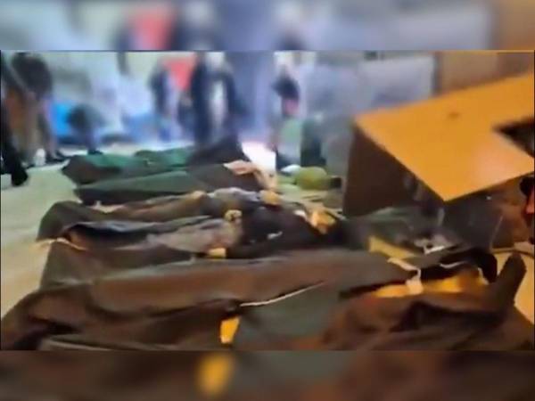 A ellos se suman al menos 121 miembros de las fuerzas de seguridad iraníes también fallecidos durante el transcurso de las protestas.