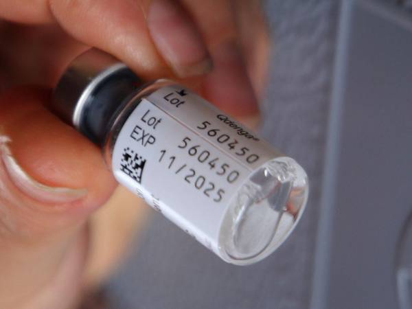 Unas 34,500 dosis contra el dengue, con vencimiento en noviembre de 2025, permanecen en bodegas.