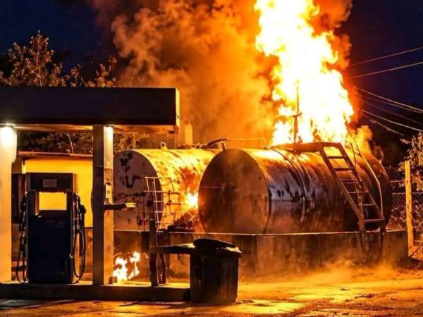 Hasta el momento no se reportan personas lesionadas como consecuencia del incendio.