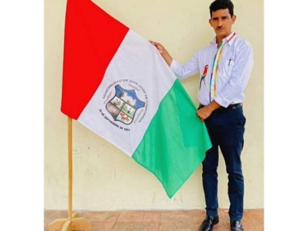 Mencía busca la reelección en la municipalidad, de la mano del Partido Liberal de Honduras.