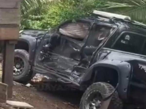 El automotor pegó con el lado izquierdo contra el camión. La niña viajaba en la parte de atrás.