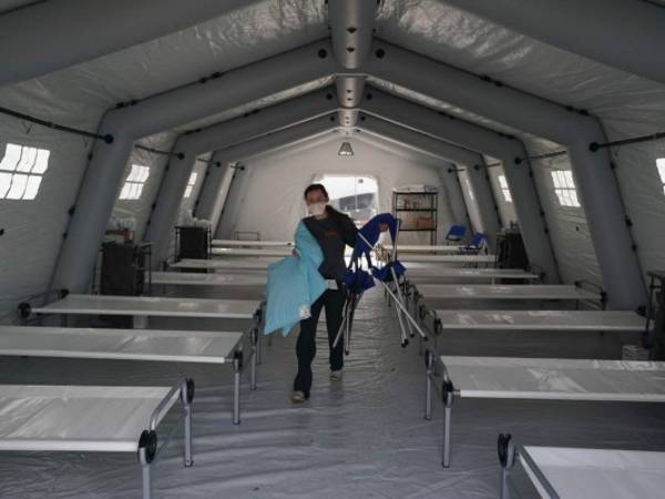 Desde el balance realizado por la AFP el domingo a las 19H00 GMT, ha habido 3,430 nuevas muertes y 60,195 nuevos contagios en todo el mundo. Foto: AFP.