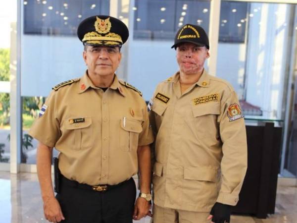 El bombero, quien permanece en el país norteamericano en compañía de su madre, Yamileth de Velásquez, dijo que Dios le ha dado una nueva oportunidad de vida y que su recuperación avanza de forma satisfactoria.