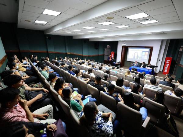 El conversatorio Cómo sobrevivir en la era de la desinformación, una iniciativa conjunta de EL HERALDO y LA PRENSA, desarrollado en la Universidad de San Pedro Sula (USAP)