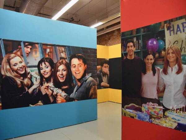 'Parece que ya nadie sabe cómo hacer comedia', observa Michael Lembeck, director de decenas de episodios de comedias, entre ellas 'Friends'. Foto: AP.