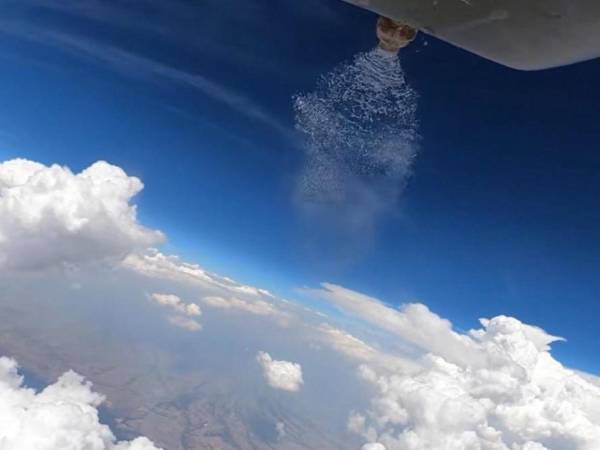 La Secretaría de Agricultura y Ganadería (SAG) ha realizado 10 vuelos de siembra de nubes, como parte de un programa que contempla 20 operaciones en Honduras.