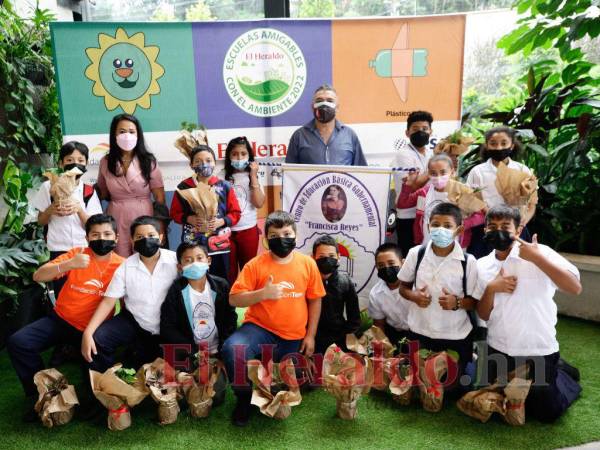 Entusiasmo y dedicación promete el club ecológico de la Escuela Francisca Reyes.