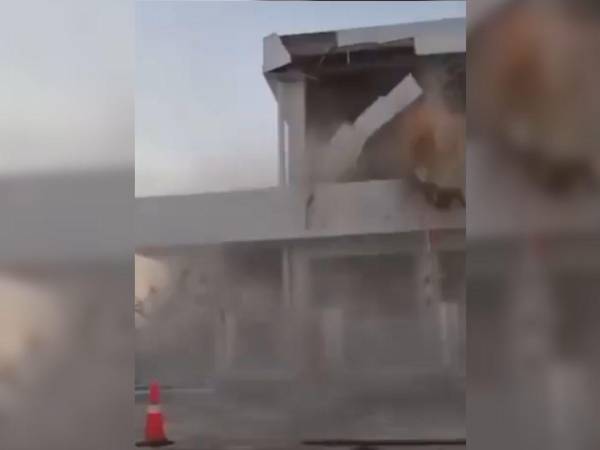 Indonesia fue sacudida este viernes por un terremoto de magnitud 7,7, cuyo epicentro se ubicó cerca de la isla de Flores.