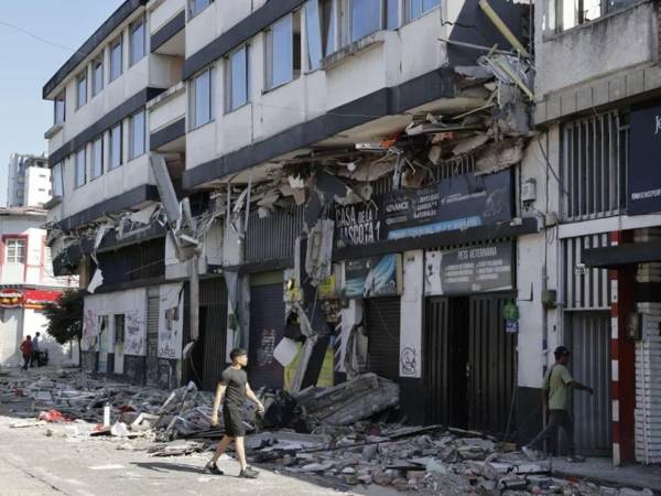 Según cifras divulgadas el martes por De la Espriella, el terremoto deja por el momento al menos 181 personas fallecidas.