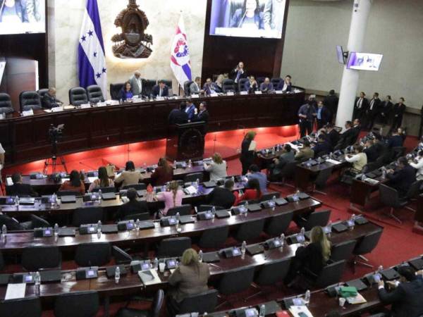 Durante la sesión de este jueves fueron aprobados los contratos.