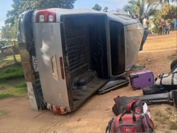 El cadáver de Andry Leodir Osorto Cabrera quedó debajo del carro.