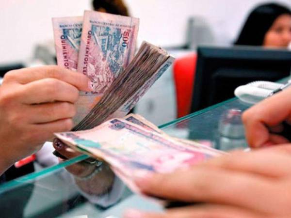 Los bancos compiten por los depositantes entre 18 y 30 años a través de costosas campañas y atractivas promociones.