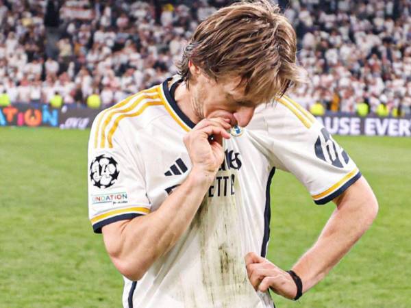 El más veterano en vestir la camiseta blanca, el primero en partidos con 30 años o más y el segundo extranjero tras Karim Benzema con más encuentros disputados, hoy deja el club. Conoce por qué Luka Modric es uno de los jugadores más importantes en la historia del Real Madrid