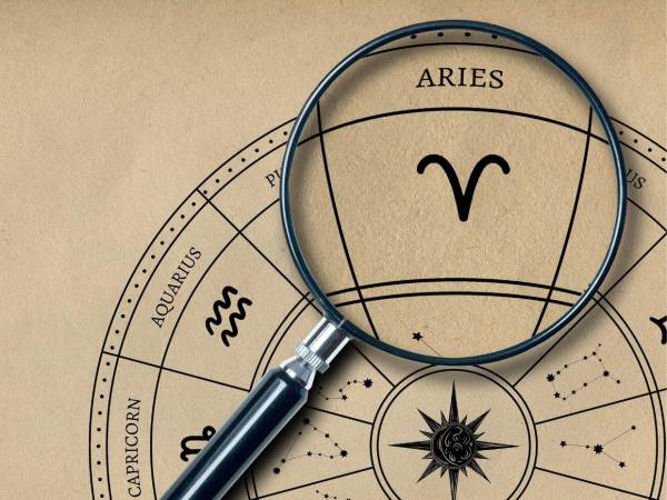ARIES (21 de marzo - 20 de abril). Surgirán cambios en tu trabajo que te va a afectar directamente, aunque eso no tiene por qué ser negativo. Tendrás que utilizar toda tu diplomacia y mano izquierda para ganar la partida, y verte recompensado a pesar de todo.