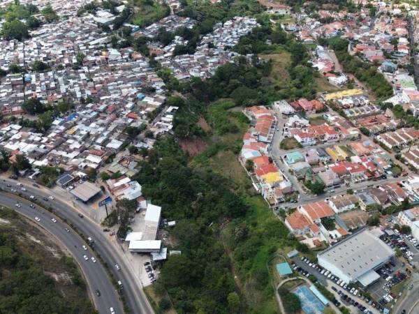 El proyecto del parque Bertha Cáceres, ahora nombrado Parque Berlín, continúa tomando forma en la capital hondureña y ya registra un avance físico del 40%, según datos proporcionados por la Alcaldía Municipal del Distrito Central (AMDC).