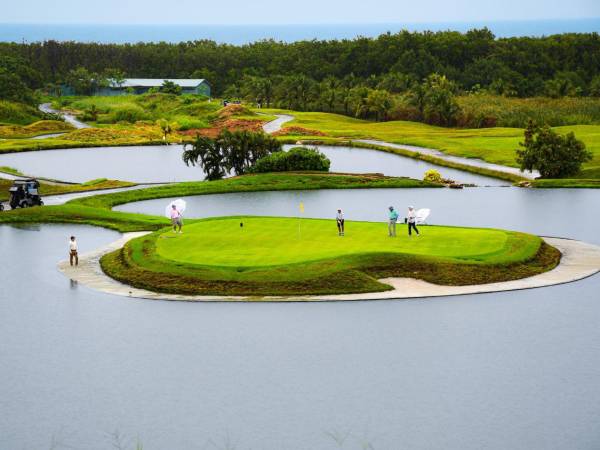 El Campeonato Nacional de Golf reunió en Roatán a unos 200 jugadores de todo el país.