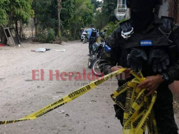 Miembros de la Policía Militar de Orden Público acordonaron la escena del crimen. Foto: Alex Pérez/EL HERALDO.