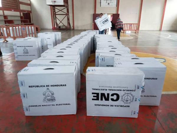 El Consejo Nacional Electoral pide a las FF AA resguardo del material electoral en el Infop.