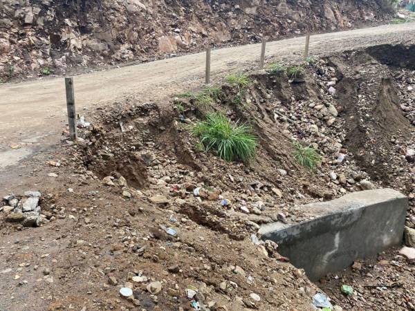 A meses del colapso de la caja puente, vecinos denuncian abandono de obras y advierten aislamiento total durante la temporada lluviosa.