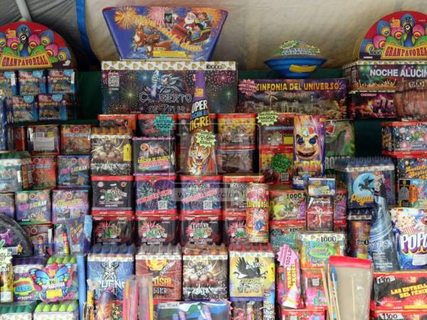 A pesar de la prohibición de compra y venta de pólvora en Tegucigalpa, muchos capitalinos se han movilizado hacia puntos de venta que se encuentran fuera de la capital para adquirir los productos explosivos.