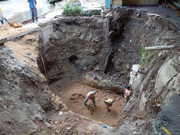 Luego de varios años de espera, la Alcaldía del Distrito Central inició obras para compactar y reparar el terreno afectado en la Centroamérica Oeste.