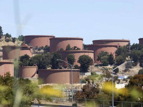 El crudo de Texas cae a 85,49 dólares ante las expectativas de paz entre EE UU e Irán.