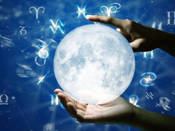 La energía de hoy favorece a quienes escuchan más de lo que hablan y observan antes de comprometerse, mientras castiga la precipitación en asuntos de dinero y de corazón.