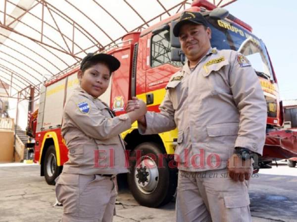 Nazareth y Obilson, distintas generaciones con el mismo objetivo de ayudar. Fotos Marvin Salgado| EL HERALDO
