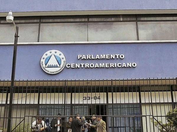 Con la declaratoria presidencial aprobada este miércoles 24 de diciembre por las consejeras Cossette López y Ana Paola Hall, junto al consejero suplente Carlos Cardona, Honduras oficializó a Nasry Asfura como presidente electo.