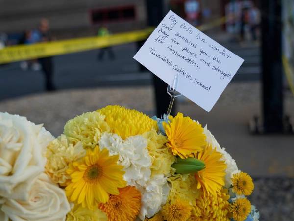 Otras seis personas, cinco menores entre ellos, se encuentran en buen estado y otros dos están en estado grave, agregó Klemond.