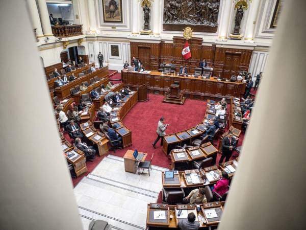 El proceso está respaldado por los partidos de derecha que hasta ahora sostenían a Boluarte en el poder desde que asumió la Presidencia a finales de 2022.