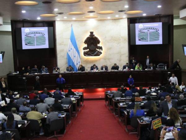 El Congreso Nacional mantiene suspendidas las sesiones al no alcanzar consenso en varios temas.