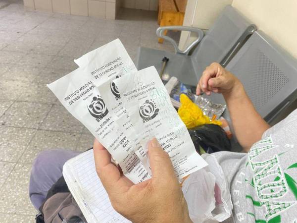 Pacientes con cáncer en el IHSS enfrentan desabastecimiento de medicamentos, obligándolos a buscar costosos tratamientos privados.