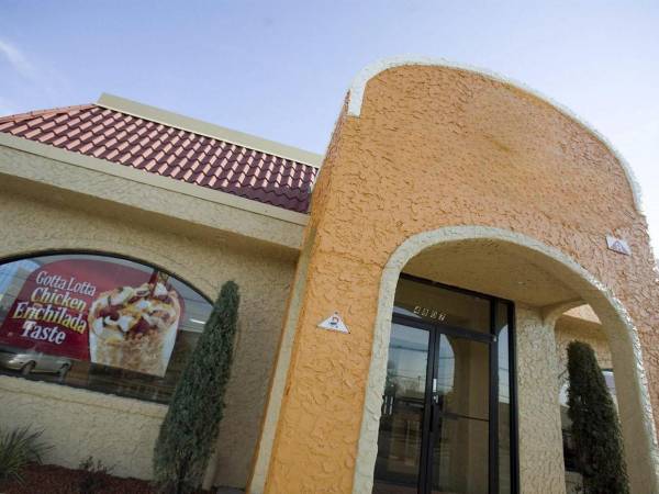 La demanda está vinculada con la lechuga iceberg servida en restaurantes de cinco estados.