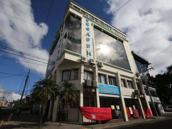 Imagen de la fachada principal del edificio de la Secretaría de Estado en los Despachos de las Culturas, las Artes y los Patrimonios de los Pueblos (Secapph).