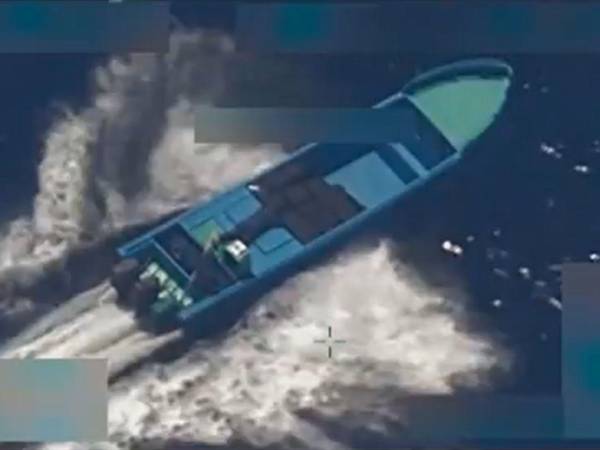 La lancha fue bombardeada en el Pacífico oriental, frente a las costas de Colombia.