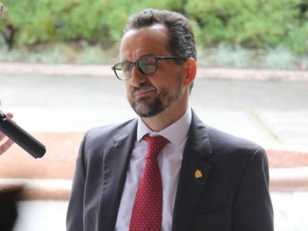 El ministro de la Presidencia, Rodolfo Pastor.