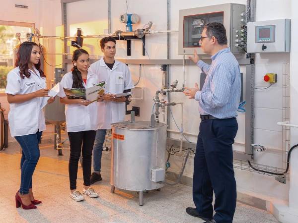 Las ingenierías en Producción Industrial y Electrónica cuentan con sus propios laboratorios en robótica y mecatrónica.