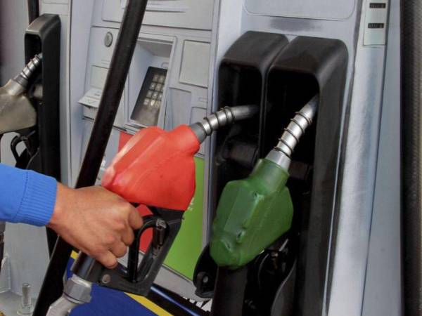 La flota vehicular de la mayoría de empresas y negocios se moviliza con diésel que al encarecerse repercute en sus costos operativos.