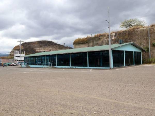 Cifras de 2025 indican que en el sector operan alrededor de 400 vendedores, quienes dependen directamente del movimiento comercial que genera la afluencia de personas