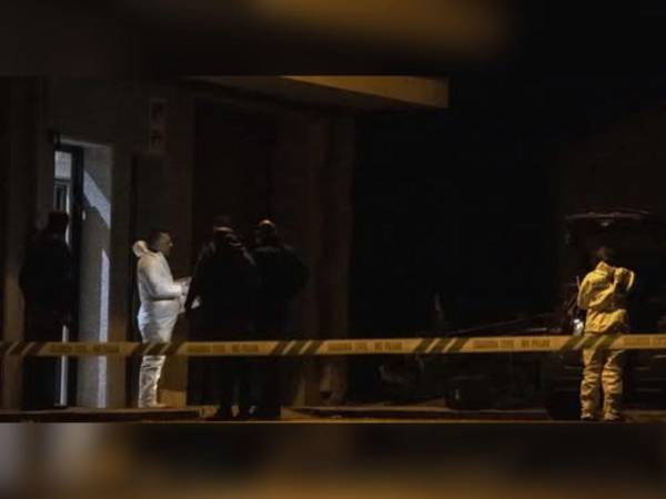 Las autoridades llegaron hasta el lugar para hacer los levantamientos de los cuerpos.