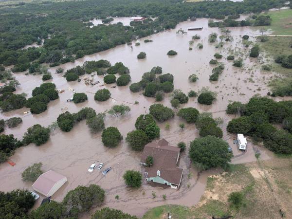 El condado de Kerr, área al este de la ciudad de San Antonio, fue la más afectada por la fuerte crecida del río Guadalupe.