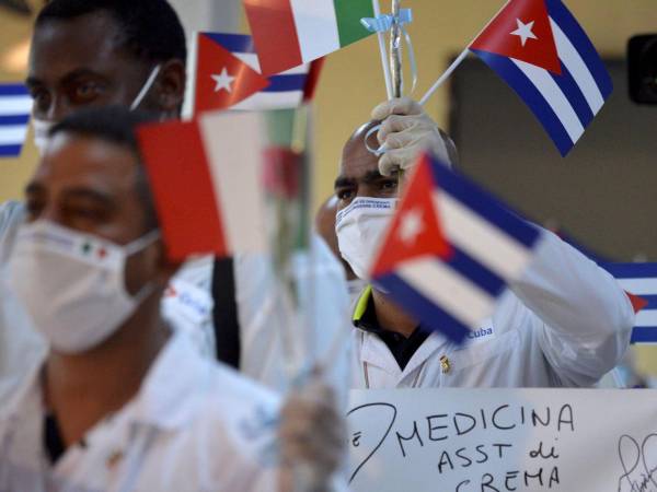 El Gobierno cubano ha negado estas críticas hacia las misiones médicas cubanas y ha calificado de feroz presión y chantaje la presión de Washington.