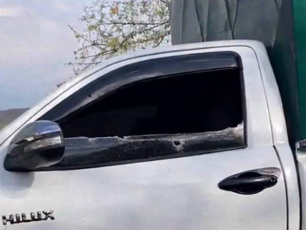 Los fallecidos quedaron dentro del vehículo en el que se conducían.