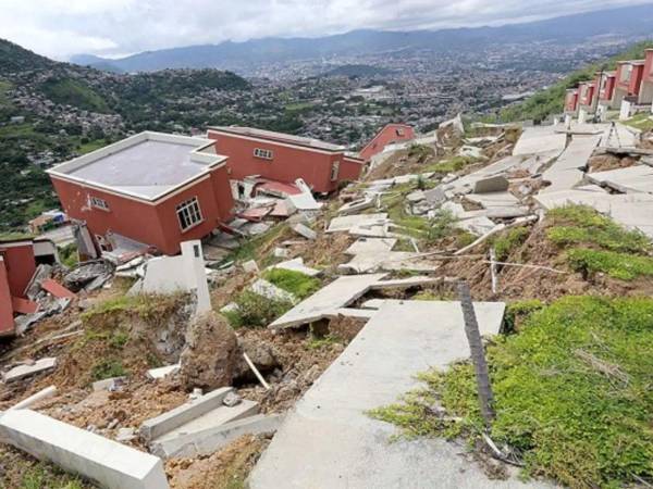El proyecto habitacional Ciudad del Ángel, al norte de la capital, se vino abajo en 2013. Se levantó en un sitio afectado por una falla.