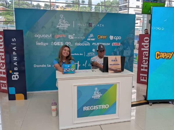 El Heraldo preparó un espacio especial para entregar los kits a los niños y niñas que participan en la Vuelta Infantil.