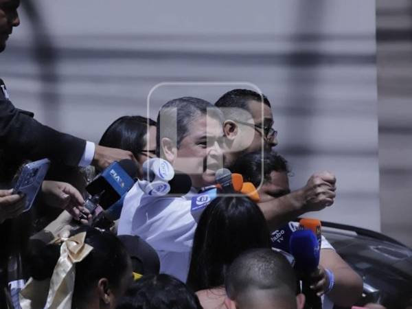 Juan Orlando Hernández Alvarado a su llegada a la CSJ. Fotografía de Estalin Irías.