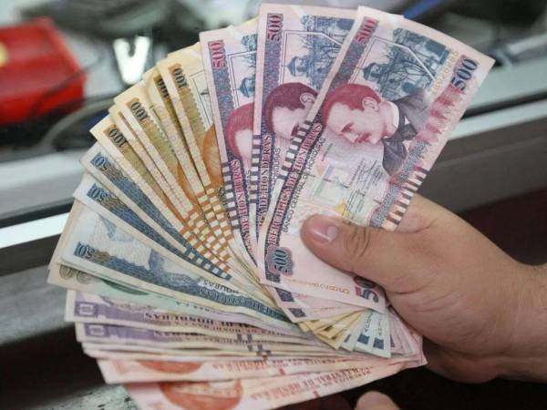 Por la jornada ordinaria de ocho horas laborables el promedio salarial es de 497.24 lempiras.