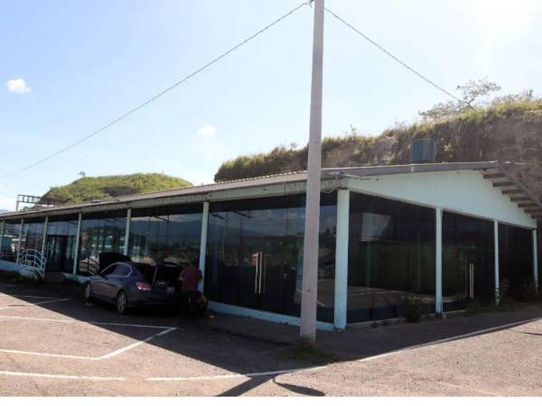 El proyecto contemplaba mejoras viales, equipamiento urbano y nuevos módulos de baños, autoridades de la alcaldía aseguraron que la obra sigue detenida por falta de ratificación del Congreso Nacional