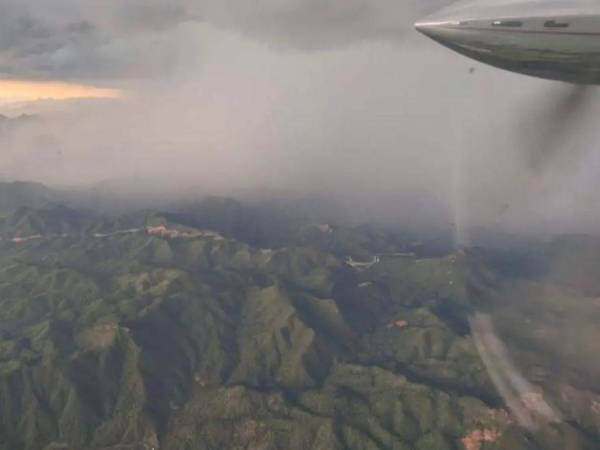 Según Startup Renaissance, el proyecto será monitoreado mediante satélites, GPS y estaciones pluviométricas para comparar la lluvia registrada con la que estaba prevista antes de cada operación.